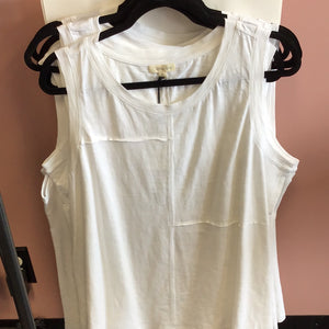 2381 White Detailed Front Tank