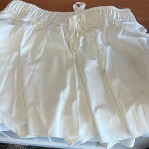 2415 White Skort