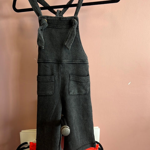 2376 Girls black bibs