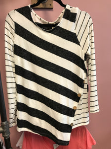 855 Contrasting Button Side Long Sleeve