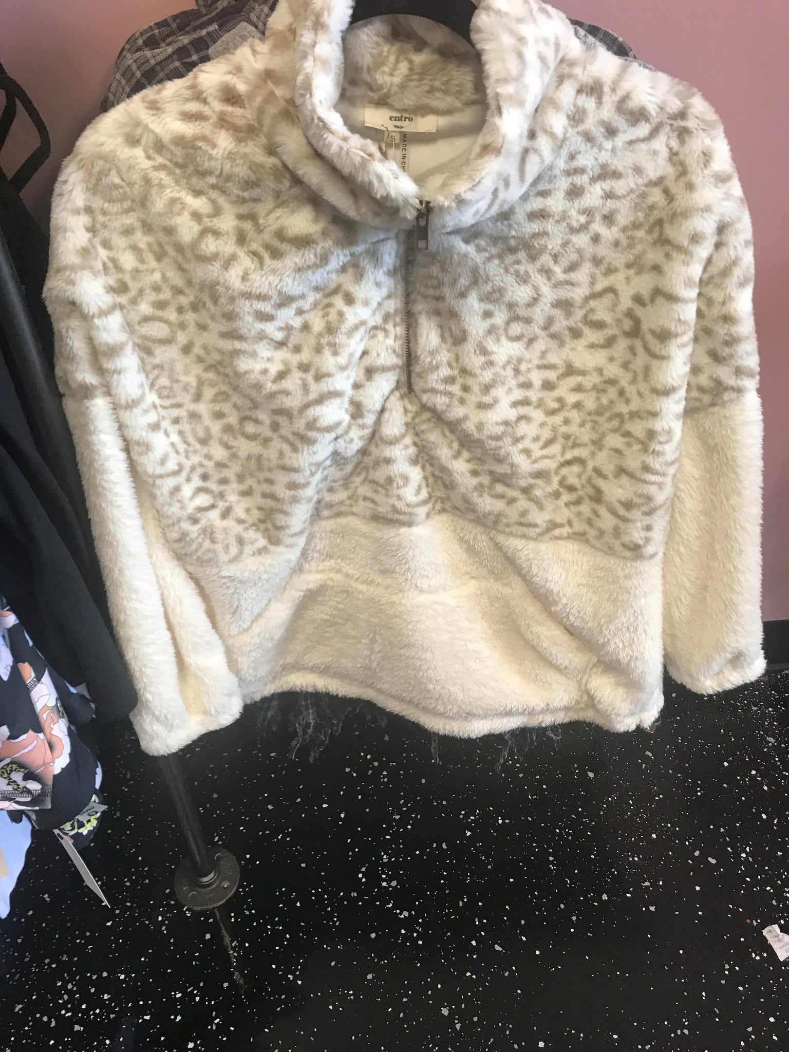 899 Cream & Cheetah Fuzzy