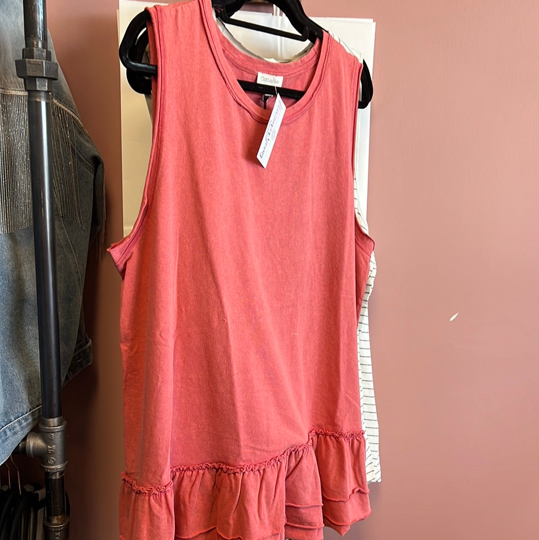 2100 Coral Ruffle Bottom Tank