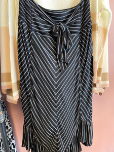 1253 Black and White Strip Skirt
