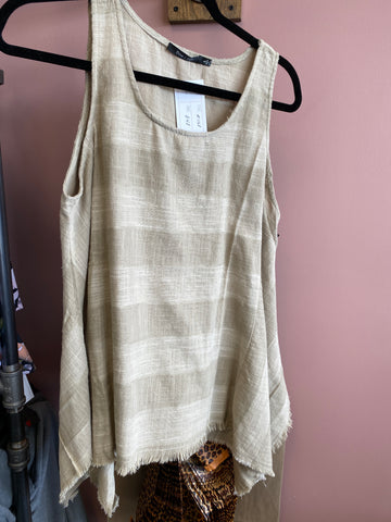1168 Frayed Sleeveless Top