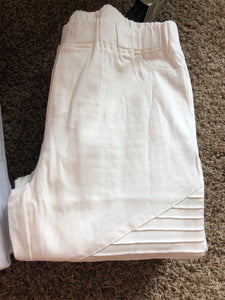 White Motto Curvy