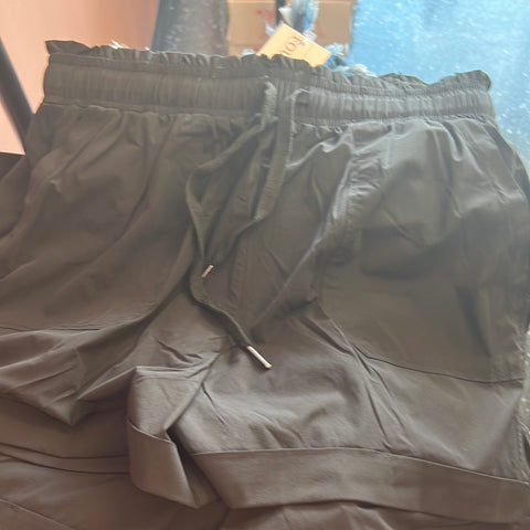2135 black Silvia Shorts