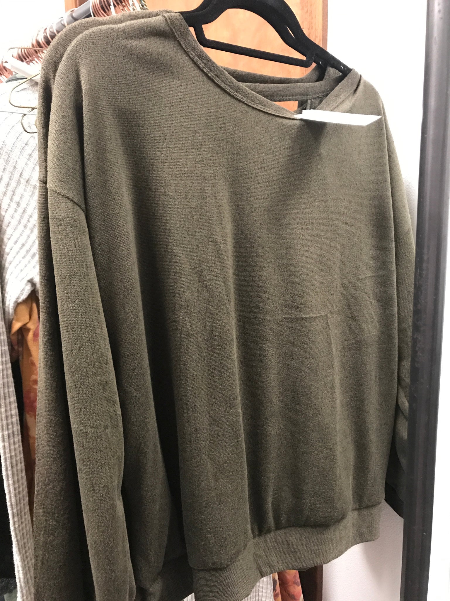 857 Olive Pullover