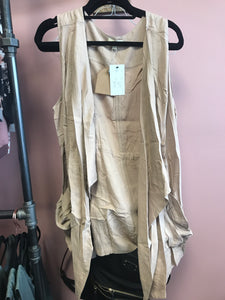 617 Latte vest Curvy