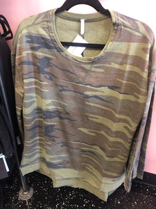 982 Camo Weekender