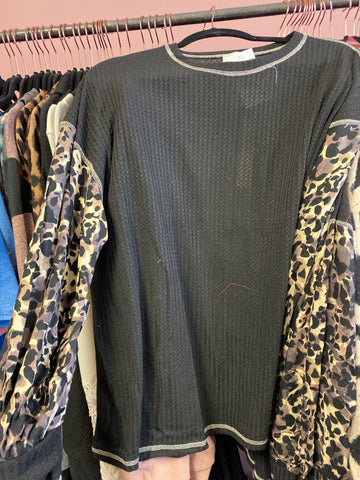 1024 Black Waffled W/Cheetah Sleeve