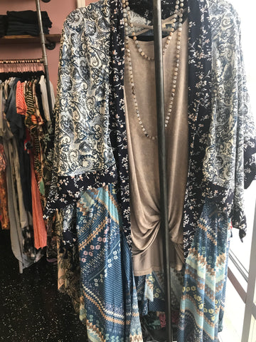 616 One Size Floral Kimono