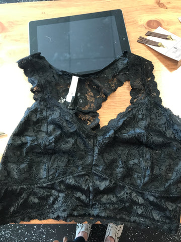 667 Curvy Black Bralette