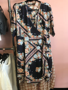 671 Navy Floral Dress Curvy