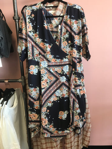 671 Navy Floral Dress Curvy