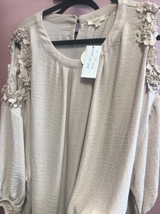 650 tan cold shoulder curvy